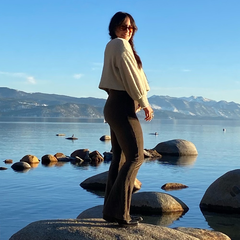 Meet your Posher, April